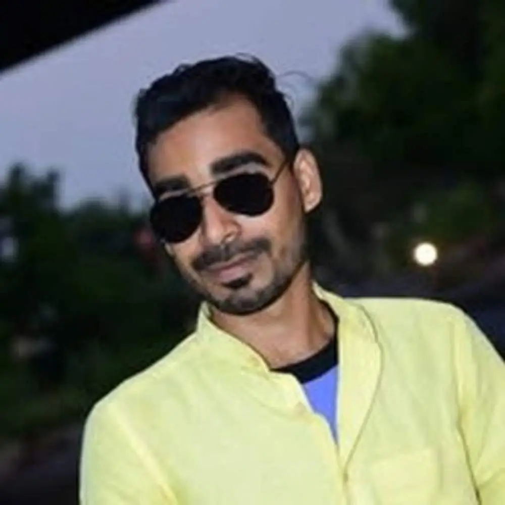 Lucky Malay Vipul